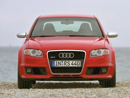 Описание Audi RS4
